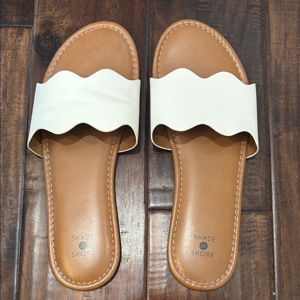 Shade & Shore White and Tan Slide Sandals